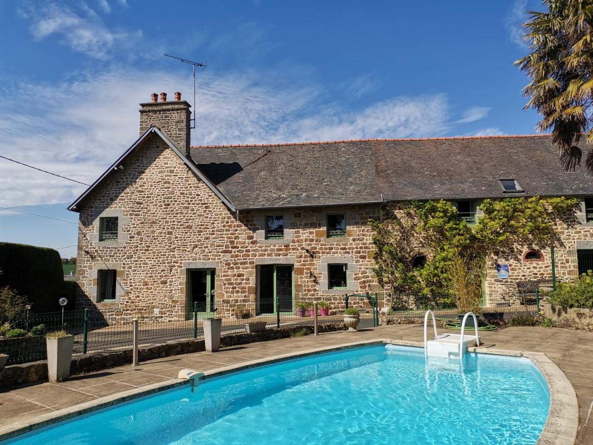 Studio Privatif Et Sa Piscine Aux Agapanthes De Cromel - Le Mont Saint-Michel Villa Exterior photo